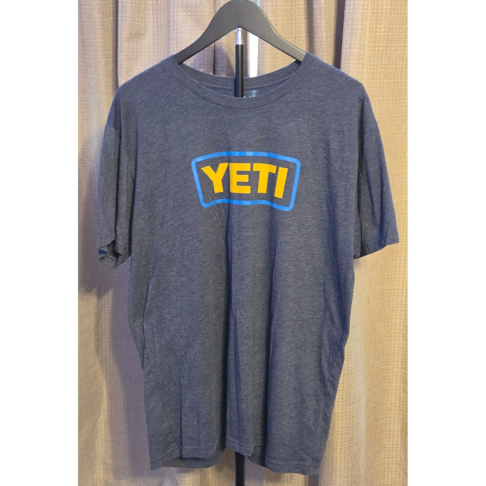 Yeti Logo Badge Premium Short Sleeve T-Shirt Men's Size X-Large Gray‎